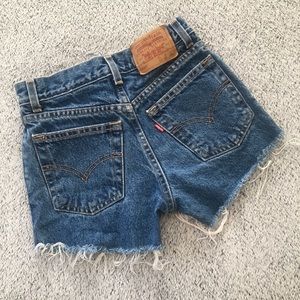 Vintage Levi’s Medium Wash Denim Shorts
